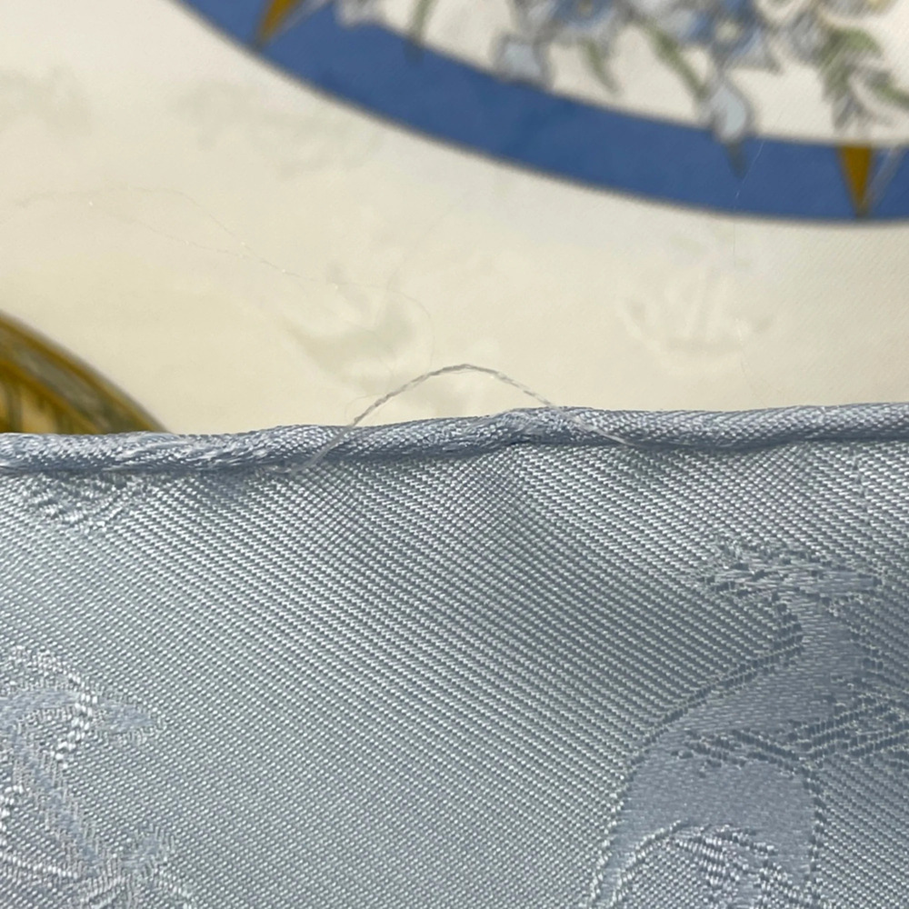 HERMES White Silk Scarf - Picture 4 of 5
